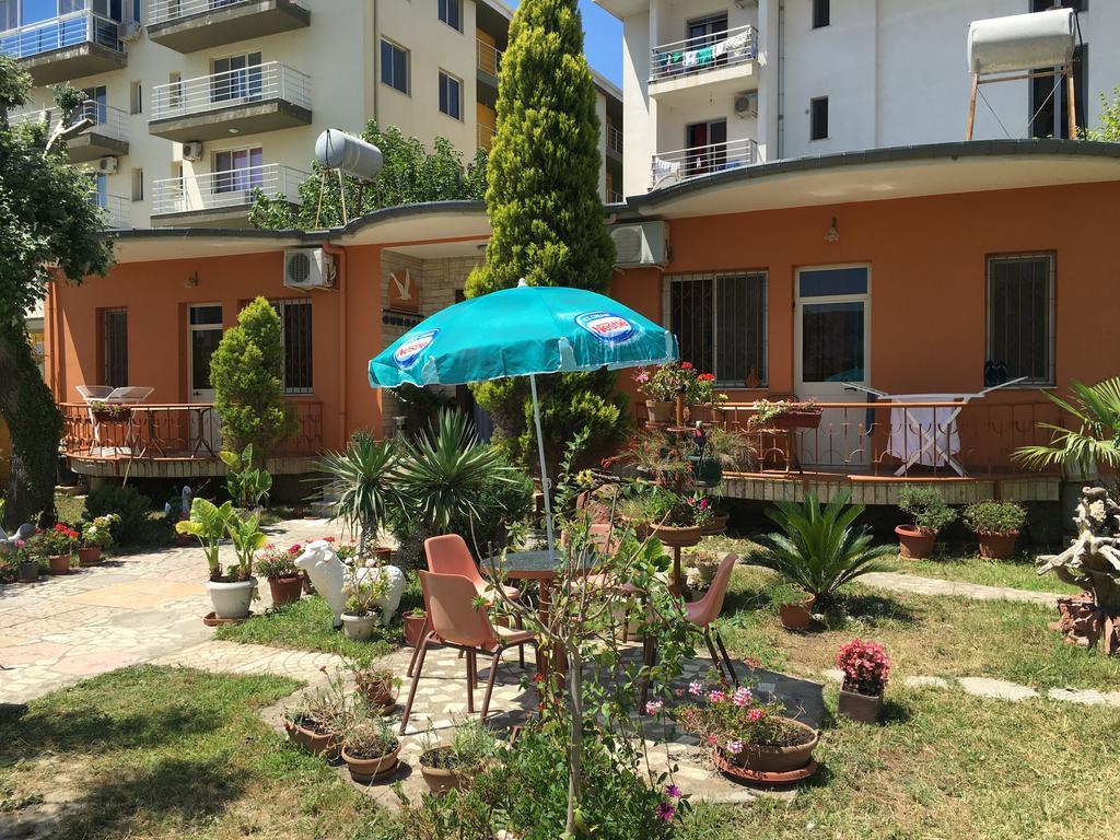Guroal Hotel Shëngjin Exterior foto